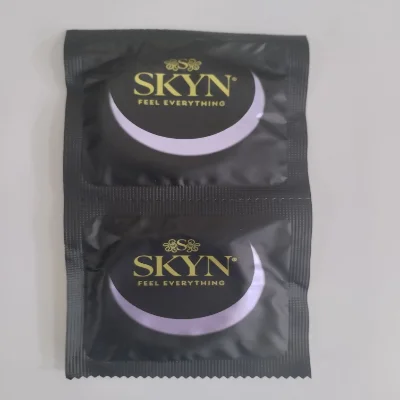 Безлатексные полиизопреновый презервативы SKYN Excitation точечные с охлаждающим еффектом (по 1шт)