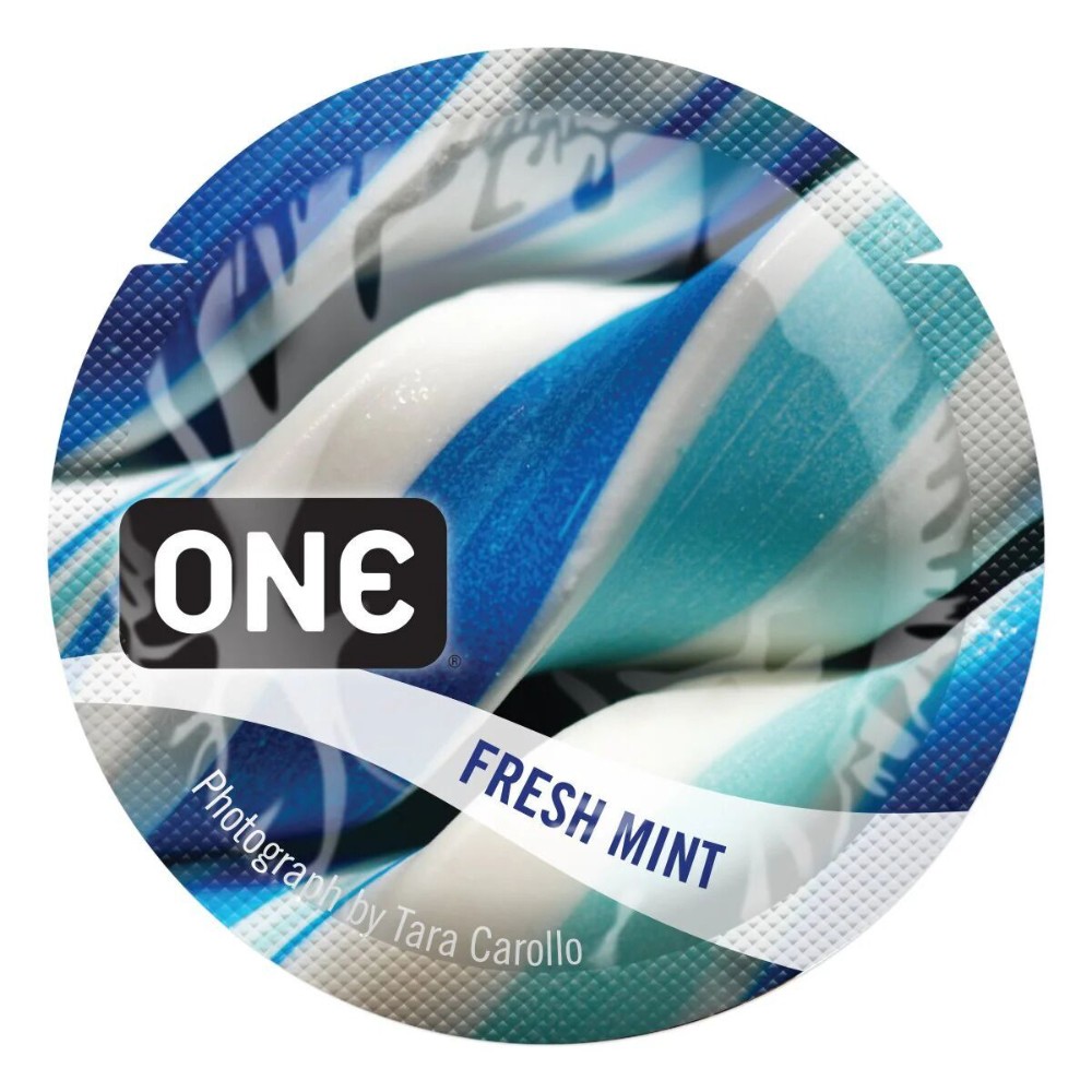 Ароматизований презерватив ONE FlavorWaves Fresh Mint, 1 шт, яскраво-синій, запах м’яти - зображення 1