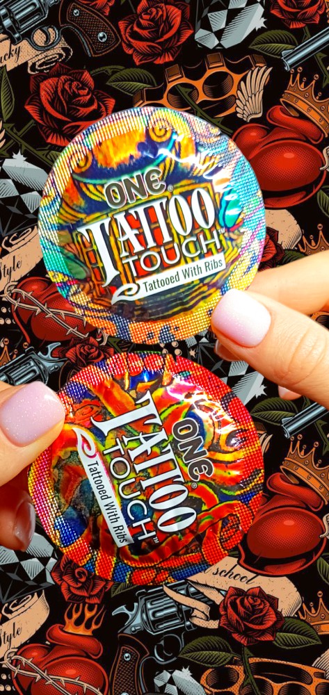 Презервативы ONE Tattoo  Touch (рельефный рисунок) (по1 шт)(упак. может отличаться цвет. и рисун.) - зображення 1